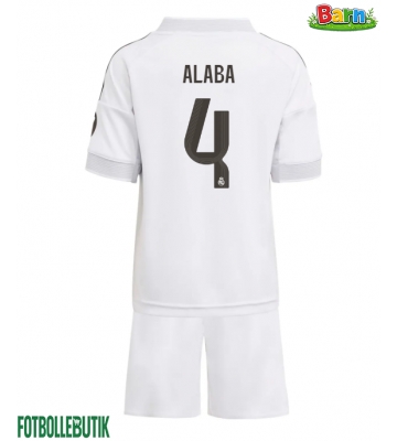 Real Madrid David Alaba #4 Hemmaställ Barn 2025-26 Kortärmad (+ Korta byxor)
